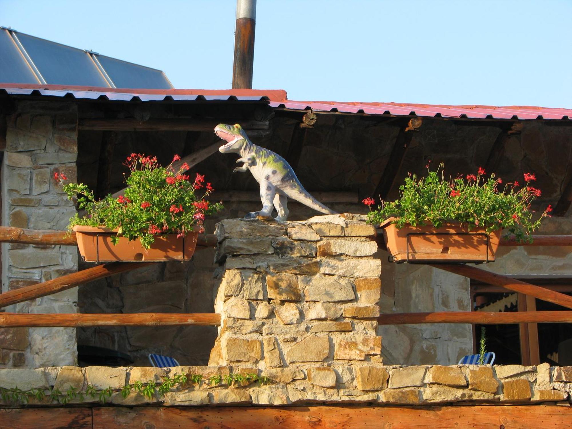 Camping Casa Fausto Cerca De Dinopolis Formiche Alto Exterior photo